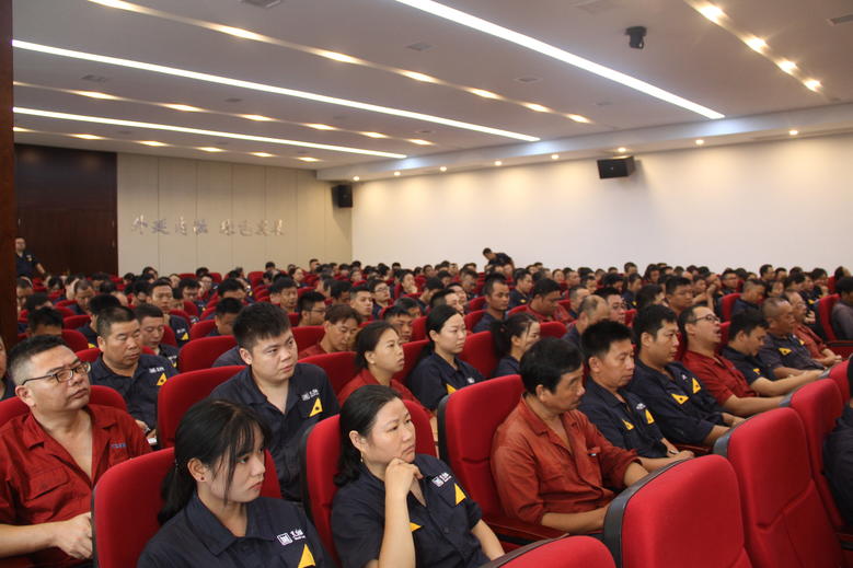 公司召開(kāi)2020年 上半年總結(jié)暨安全隱患大排查、整改大會(huì)6.jpg